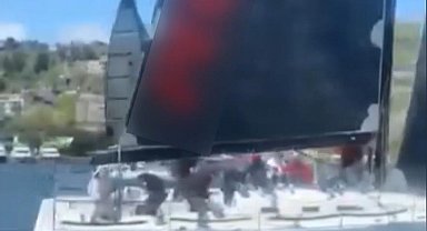 İstanbul - İstanbul Boğazı'nda deprem anları kamerada; yönü değişen yelkenli yan yattı