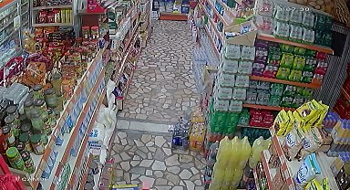 İstanbul- İstanbul'daki 6,2'lik deprem anı güvenlik kameralarına yansıdı