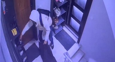 İstanbul - Sultangazi'de apartmandan ayakkabı hırsızlığı kamerada