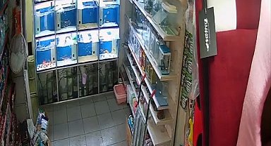 İstanbul- Sultangazi'de deprem anında yaşananlar güvenlik kameralarına yansıdı