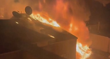 İstanbul - Sultangazi'de sabaha karşı çıkan yangın paniğe sebep oldu