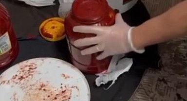 İstanbul- Üsküdar'da salça bidonlarıyla uyuşturucu satan şüpheli yakalandı