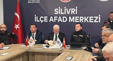 İstanbul- Vali Gül, depremin ardından 5 ilçede inceleme yaptı