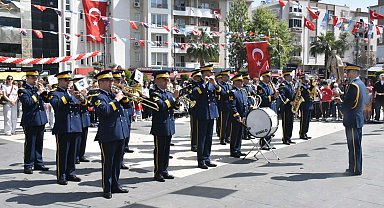 İzmir'de 23 Nisan'a özel bando konseri