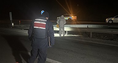 Kara yolu üzerinde bir aracın çarptığı yaya öldü, kaçan sürücü aranıyor