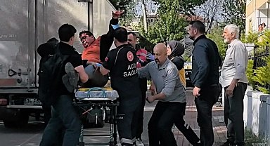 Kardeşini okuldan almaya giderken kamyonetin çarptığı motosikletli ağır yaralandı