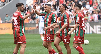 Karşıyaka'da 10 futbolcu ihtar çekti