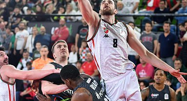 Karşıyaka'da potada Hakan sakatlandı