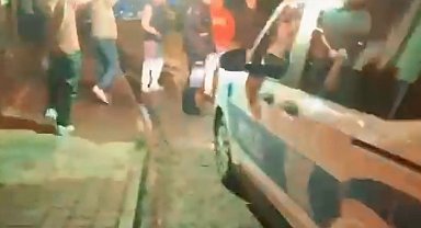 Kavga ihbarına giden polislere sürpriz kutlama