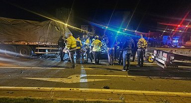 Kayseri'de TIR'a çarpan otomobilin sürücüsü öldü