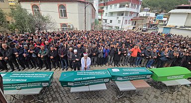 Kazada ölen anne ve 3 çocuğu toprağa verildi