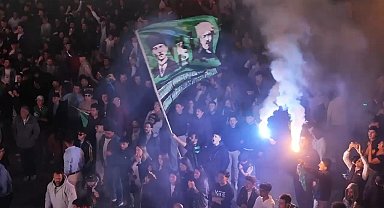 Kocaelispor'un 16 yıl sonra Süper Lig'e yükselmesi coşkuyla kutlandı