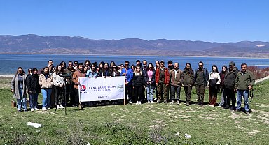 MAKÜ'lü öğrenciler, Limnoloji dersini göl kenarında işledi