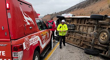 Malatya'da yolcu minibüs devrildi; 5 yaralı