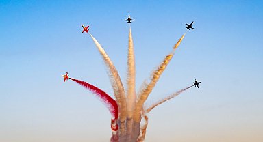 Mersin'de Türk Yıldızları'ndan muhteşem gösteri