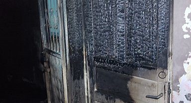 Müstakil ev yangında kullanılamaz hale geldi