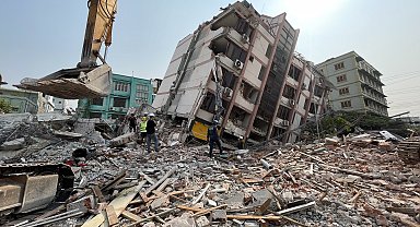 Myanmar'daki depremlerde can kaybı 3 bin 354'e yükseldi