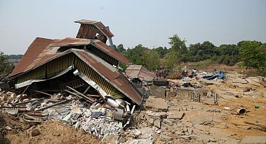 Myanmar'daki depremlerde hayatını kaybedenlerin sayısı 3 bin 354'e yükseldi