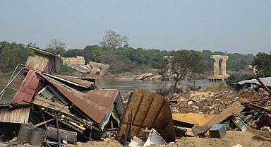 Myanmar'daki depremlerde hayatını kaybedenlerin sayısı 3 bin 471'e yükseldi