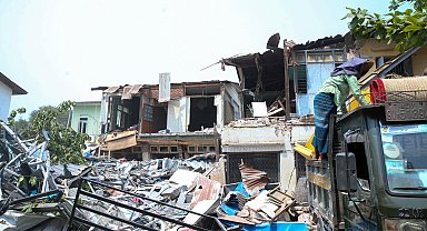 Myanmar'daki depremlerde hayatını kaybedenlerin sayısı 3 bini geçti