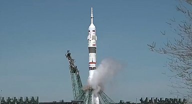 NASA astronotu ve iki Rus kozmonot ISS'e gönderildi
