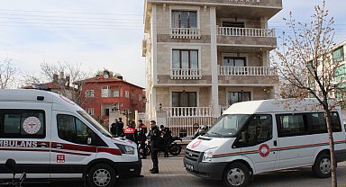 Oğlunu odayı kilitledi, eşini öldürüp intihar etti