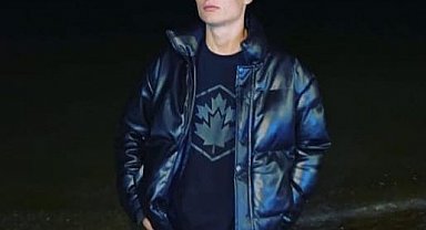 Otomobil bariyerlere çarptı; 1 ölü, 3 yaralı