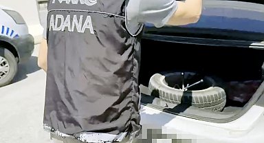 Otomobilde 'Barbara' ile aramada yedek lastik kısmından 2 kilo esrar çıktı