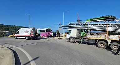 Özel halk otobüsüyle çarpışan kamyonun şoförü ehliyetsiz çıktı