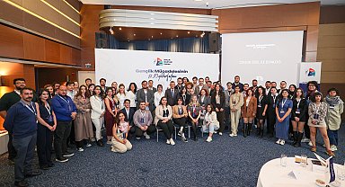 Özgür Özel, gençlerle buluştu