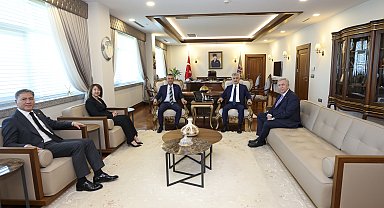 Özgür Özel: Kayyım siyaseten mümkün değil