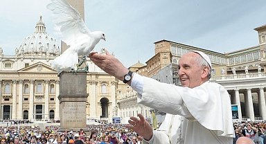 Papa'nın ölümünün ardından liderlerden mesajlar