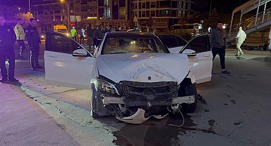 Polisin 'dur' ihtarına uymayan otomobilin ehliyetsiz sürücüsüne 37 bin lira ceza