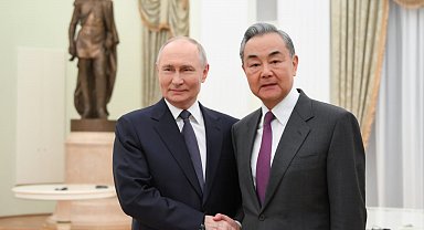 Putin, Çin Dışişleri Bakanı Wang Yi'i kabul etti