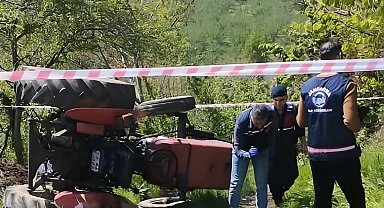 Sakarya'da devrilen traktörün sürücüsü öldü