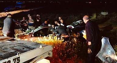 Şanlıurfa'da iki otomobil kafa kafaya çarpıştı: 1 ölü, 7 yaralı