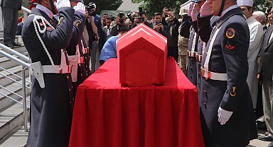 Şehit astsubay son yolculuğa uğurlandı