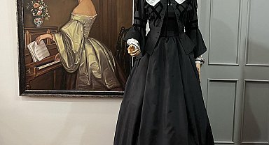 Selimiye Kışlası'nda yaralı askerlere bakan Florence Nightingale'in kostümünü tasarladılar