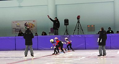 Short Track Anadolu Yıldızlar Ligi Türkiye Birinciliği Müsabakası Kars'ta başladı