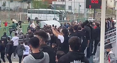 Siirt'te bölgesel amatör maç sonrası futbolcuların kavgasına taraftarlar da karıştı