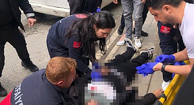 Siirt'te hafif ticari araç taksiyle çarpıştı: 1'i ağır, 2 yaralı