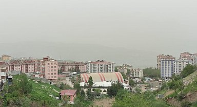 Şırnak'ta toz taşınımı etkili oldu