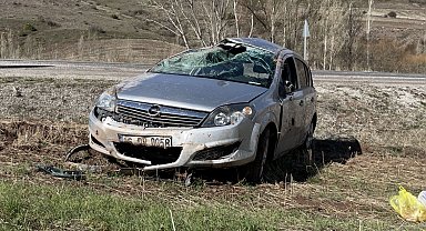 Sivas'ta otomobil şarampole devrildi; 3'ü çocuk, 5 yaralı