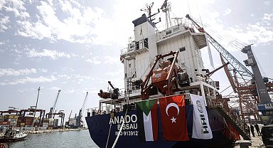 Sudan'a 110 konteynerlik iyilik gemisi yola çıktı