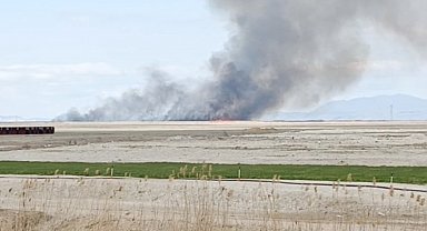 Sultan Sazlığı Milli Parkı'nda yangın