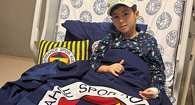 Talisca, lösemi tedavisi gören Yusuf Berat ile görüştü