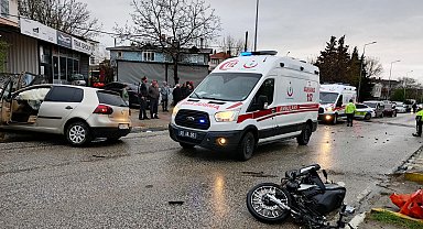 Tekirdağ'da otomobil ile motosiklet çarpıştı: 2 yaralı