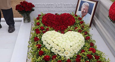 Trabzonspor Onursal Başkanı Mehmet Ali Yılmaz vefatının 1'inci yıldönümünde kabri başında anıldı