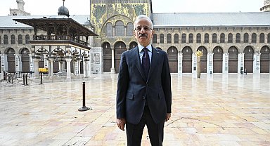 Ulaştırma ve Altyapı Bakanı Uraloğlu Emevi Camii'ni ziyaret etti Video eklendi
