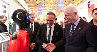 Vali Gül: Evlerimizin en kıymetli odaları kütüphanelerimiz olacak